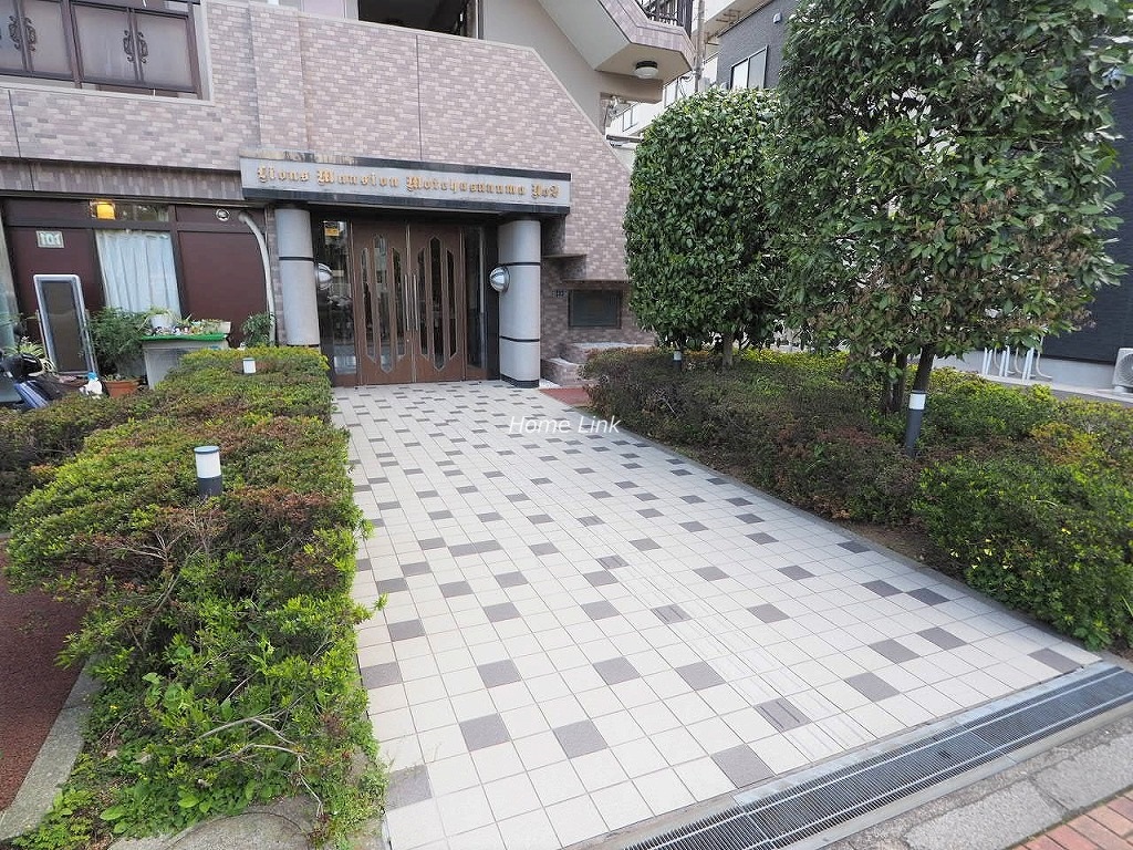 ライオンズマンション本蓮沼第2　エントランス前